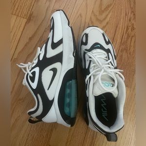 Women’s Nike Air Max 200s